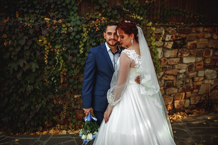 Fotografo di matrimoni Sergey Mikhnenko (sergnovo). Foto del 3 novembre 2021