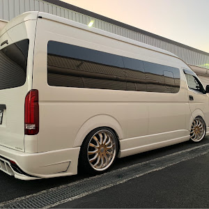 ハイエースバン