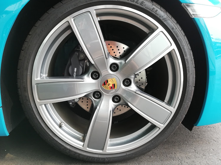 ヴィッツの7/28（日）718ボクスター試乗の旅😋👌・その②✨・マイアミブルー最高＼(^o^)／💕・運転も楽しかった😍・久しぶりのイオンモール岡山🎉に関するカスタム事例の投稿画像7枚目