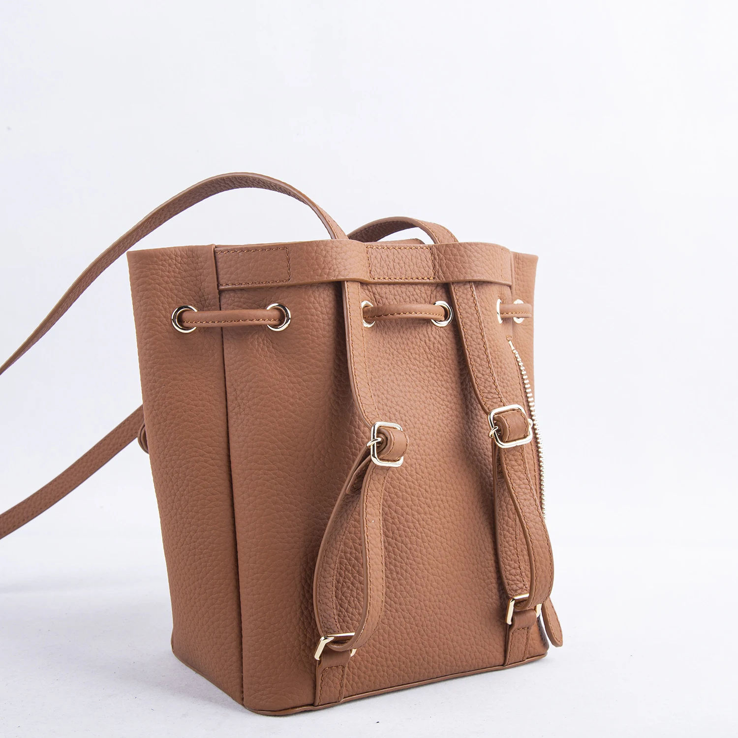 Title 6, Sac seau artisanal en cuir de vachette pleine f...