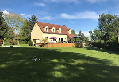 Maison avec piscine et terrasse 4