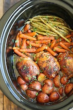 Slow Cooker Honey Garlic Chicken and Veggies was pinched from <a href="http://damndelicious.net/2015/06/05/slow-cooker-honey-garlic-chicken-and-veggies/" target="_blank">damndelicious.net.</a>