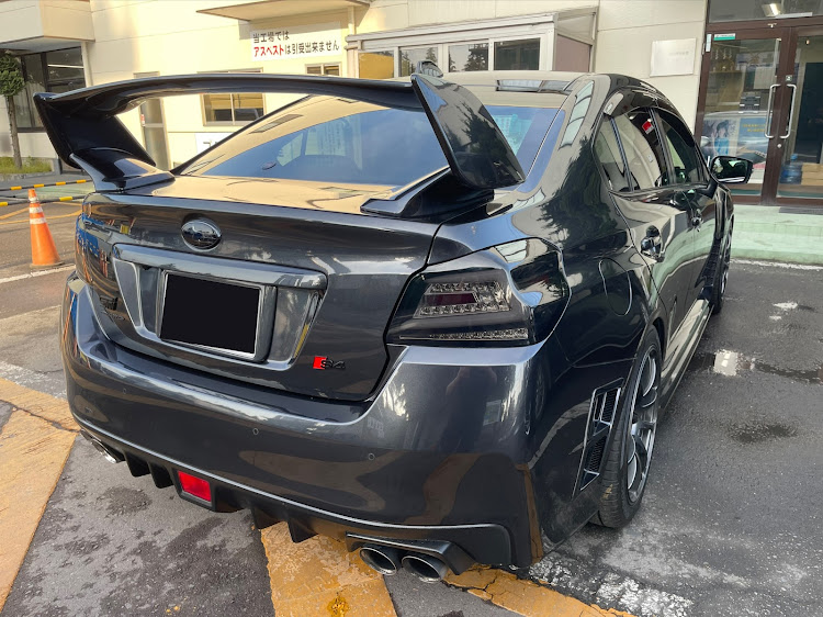 WRX S4の洗車・休日出勤・ツバメ到来・低そうで低くない少し低い車に関するカスタム事例の投稿画像2枚目