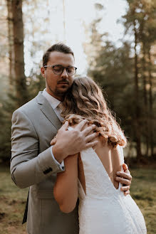 Fotografo di matrimoni Sorin And Patricia (sirbusorin). Foto del 2 aprile 2022