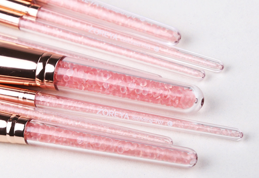 Title 4, Pink Quicksand makeup brush for flawless applic...