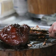 矮仔財滷肉飯