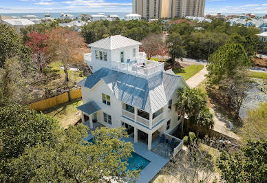 House with pool and terrace 8