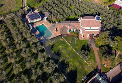 Villa with pool and garden 2