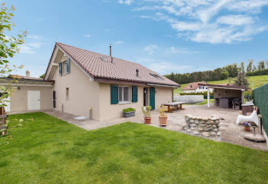 Maison avec jardin et terrasse 5