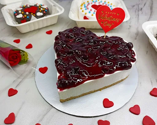 Heart Shape Cheese Cake 500 Gms