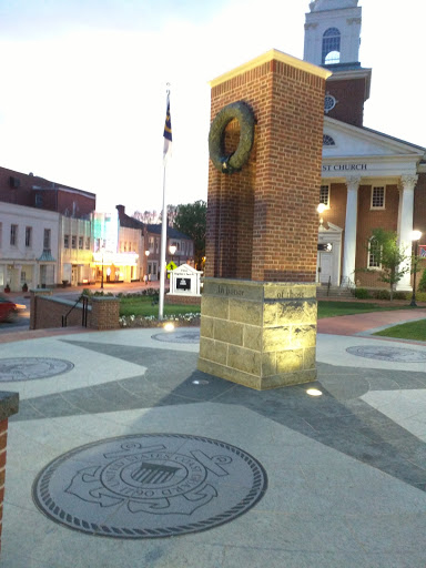 Veterans Memorial Statue