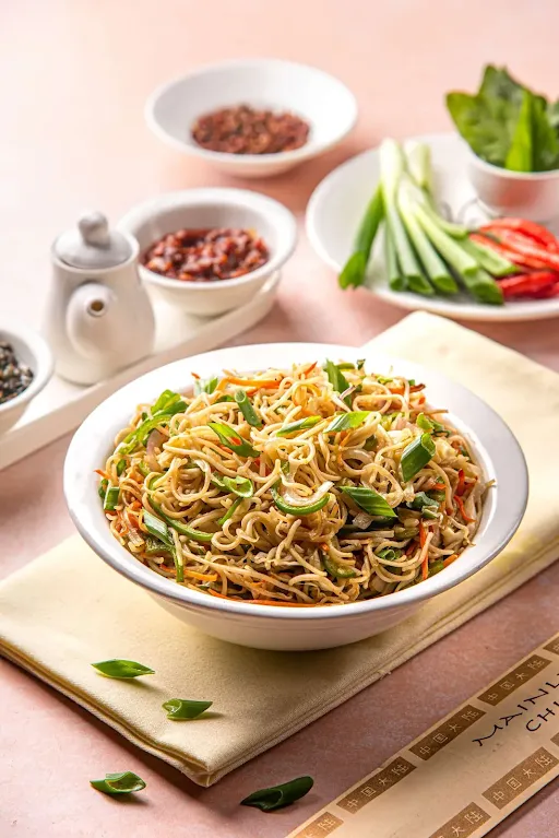 Wok Tossed Hakka Noodles Vegetable(Mc)