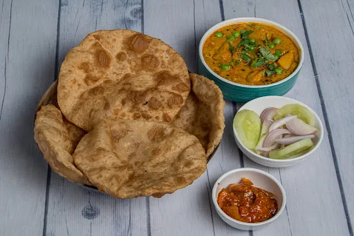 Poori Sabji [8 Pieces]