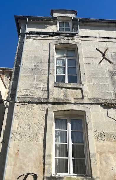 Vente maison 5 pièces 133 m² à Saintes (17100), 223 000 €