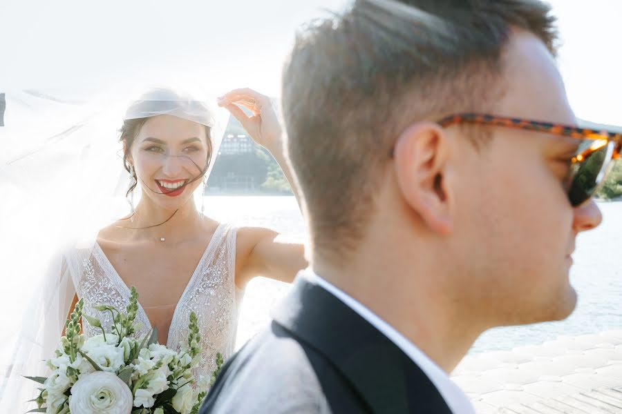 Fotógrafo de casamento Eduard Perov (edperov). Foto de 10 de abril 2021