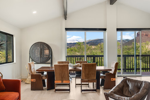 Dining room with mountain view - Prestige property for sale in Lyons, 3 bedrooms