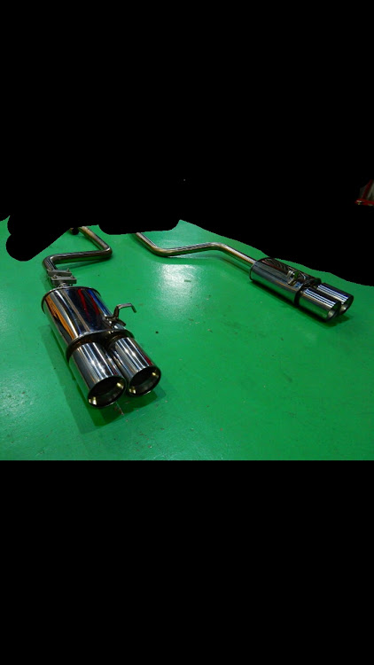 CLSクーペのDIY・マフラー交換・マフラー加工溶接に関するカスタム事例の投稿画像1枚目