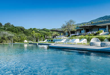 Seaside property with pool 4