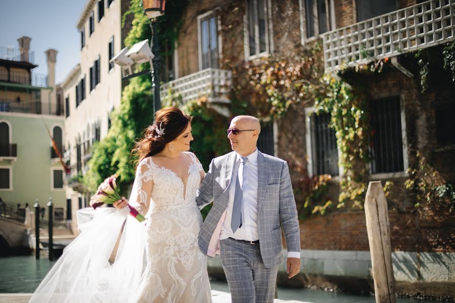 Fotografo di matrimoni Vitalik Gandrabur (ferrerov). Foto del 23 settembre 2019