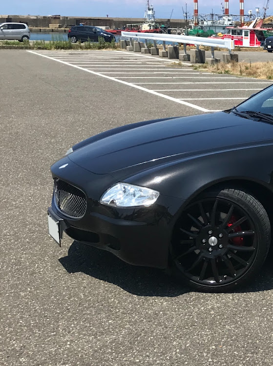 クアトロポルテのマフラー交換・ナンバーステーに関するカスタム事例の投稿画像2枚目