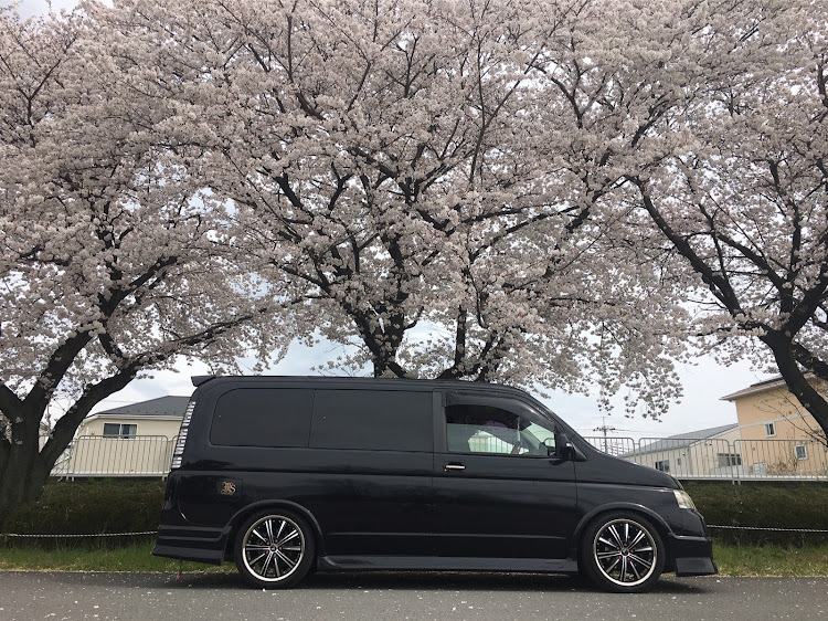 ステップワゴンのエムズガレージ・桜とコラボに関するカスタム事例の投稿画像3枚目