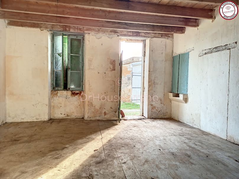 Vente maison 3 pièces 80 m² à Saint-Bonnet-sur-Gironde (17150), 34 000 €