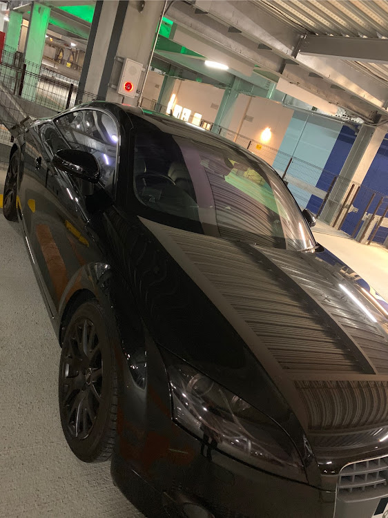 TT クーペのドライブ・ショッピングモール駐車場に関するカスタム事例の投稿画像1枚目