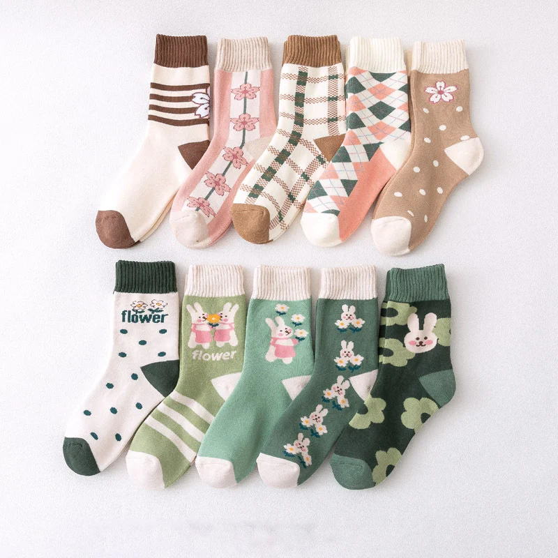 Chaussettes chaudes épaisses mi-hautes pour femmes, motif dessin animé, très épaisses, idéales pour garder les pieds au chaud et confortables.