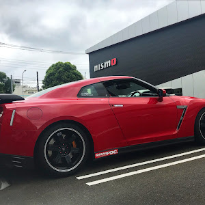 NISSAN GT-R