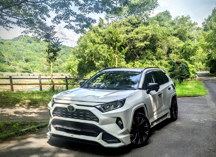 RAV4のコンチネンタル ExtremeContact DWS06・ワイトレ装着・KSPエンジニアリング REAL ワイドトレッドスペーサーに関するカスタム事例の投稿画像1枚目