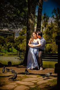 Wedding photographer Santiago Ospina (santiagoospina). Photo of 4 April 2023