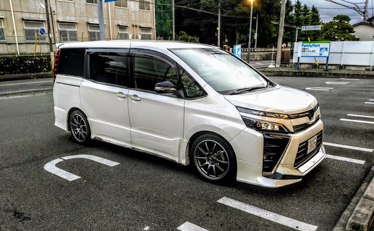 ヴォクシーの名古屋までドライブだ・娘の自宅確保・夜勤2日目・鍵を受け取りに・ユンケル投入に関するカスタム事例の投稿画像1枚目