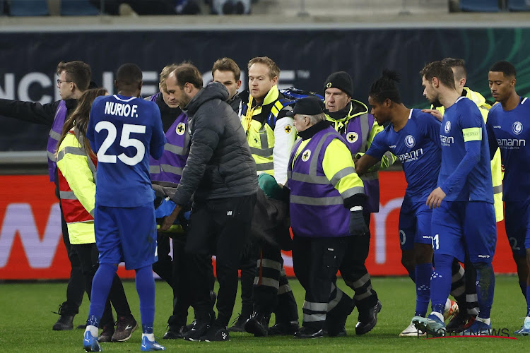 En plots is iedereen stil in de Ghelamco Arena: Gent-doelman loopt horrorblessure op en kermt het uit