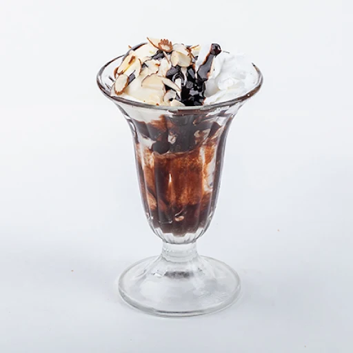 Classic Hot Fudge Sundae