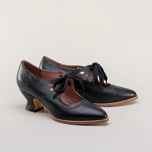 Title 13, Scarpe casual con tacco alto traforate e string...