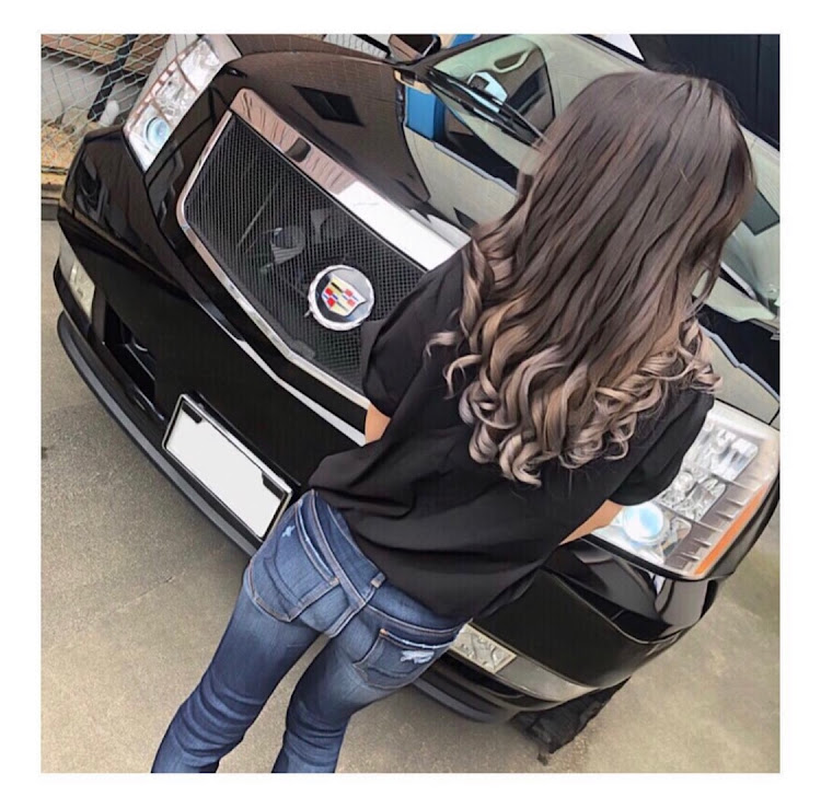 はるなさんが投稿したエスカレード・アメ車・過去愛車・記録用・サバーバンに関するカスタム事例の投稿画像1枚目