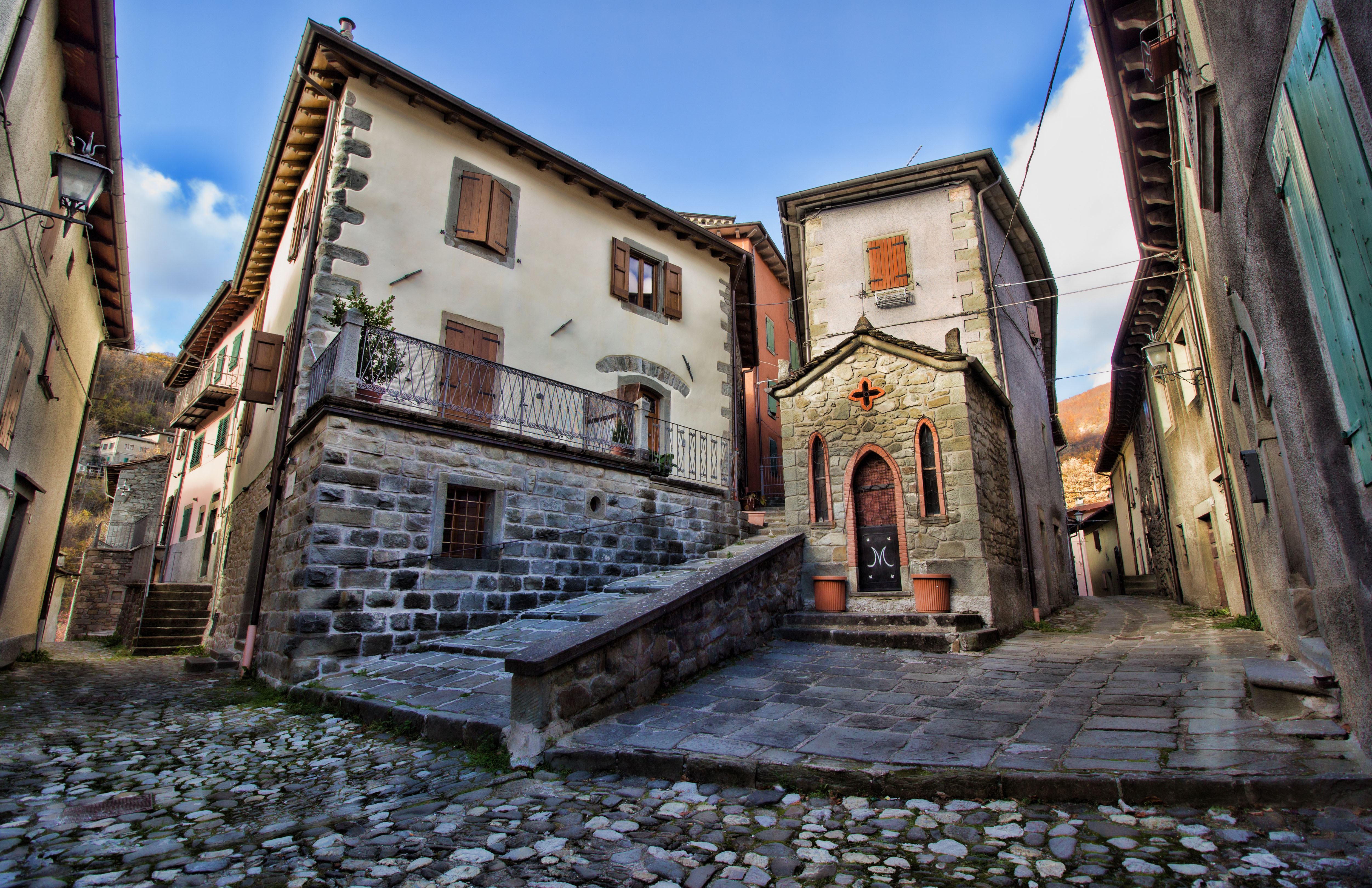 Silenzio nel vecchio borgo.... di Gianluca Presto