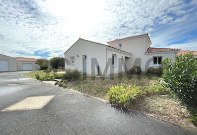 House with pool and terrace 17