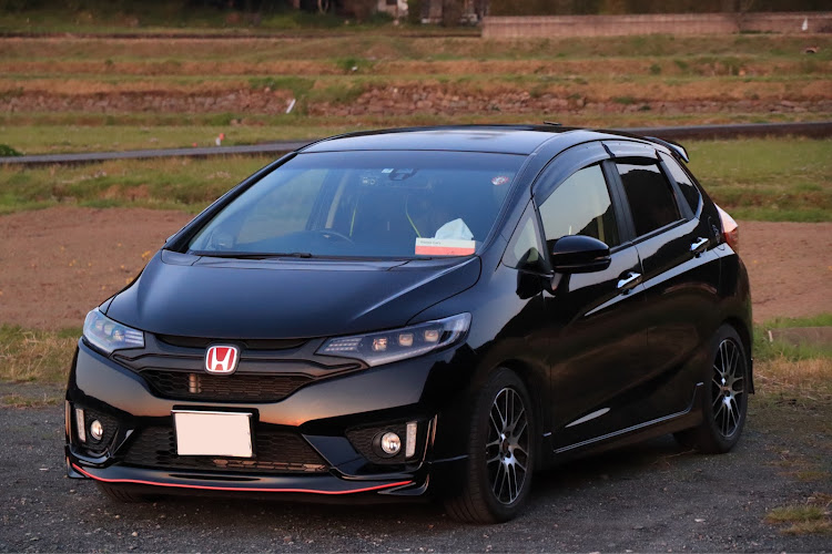 フィットの愛車に感謝・洗車・ワックス・マンハッタンゴールド・シュアラスターに関するカスタム事例の投稿画像5枚目