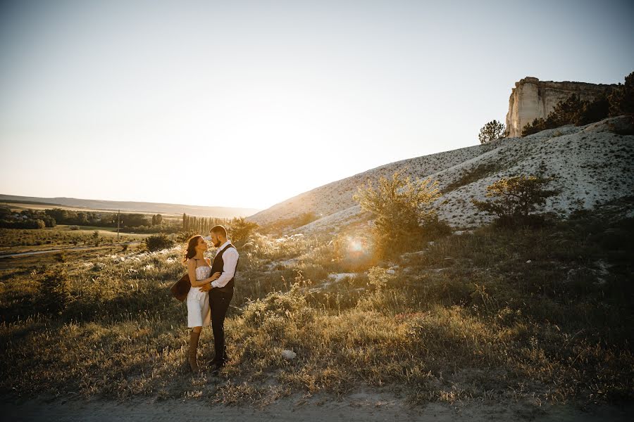 Wedding photographer Yuliya Dubovickaya (dubov1987). Photo of 14 June 2021