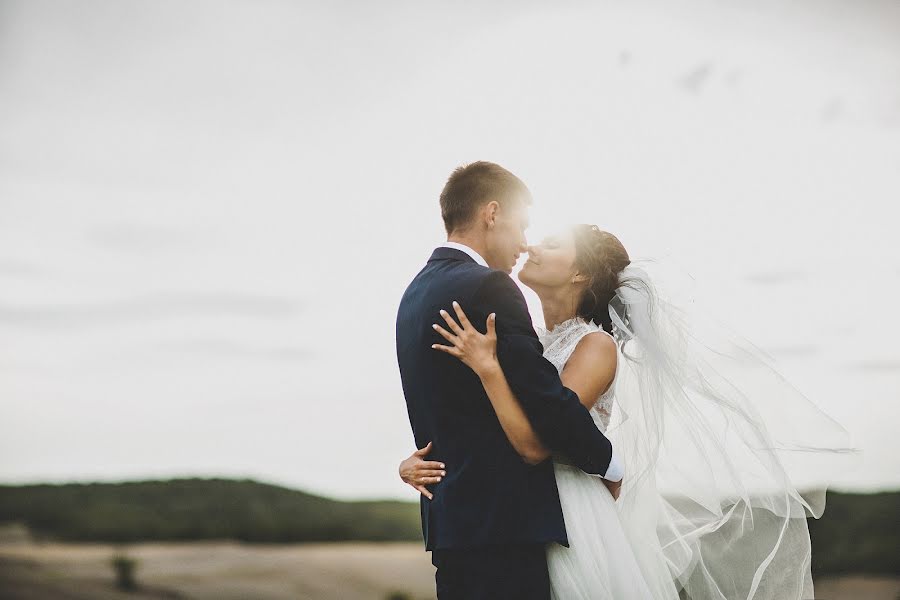 Fotógrafo de casamento Kseniya Zolotukhina (ksenia-photo). Foto de 8 de setembro 2016