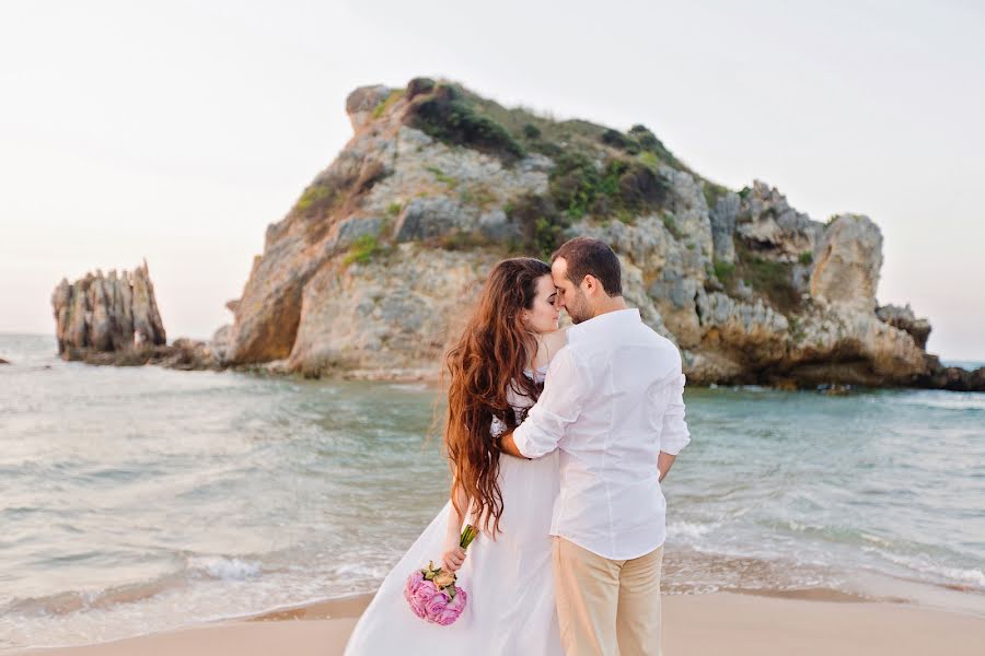 Fotografo di matrimoni Hande Karayaka (karayaka). Foto del 24 febbraio 2017