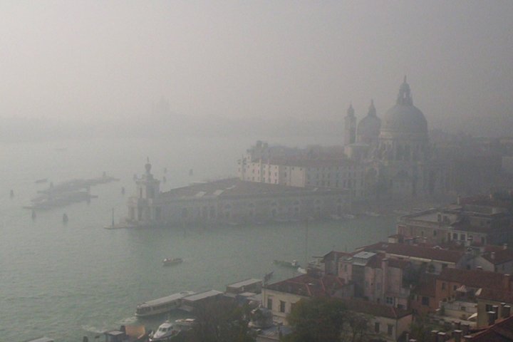 Venezia, come nave nella nebbia di silvietta