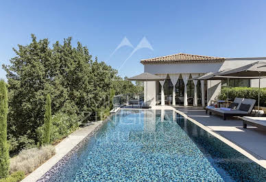 Villa with pool 2