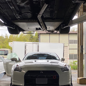 NISSAN GT-R