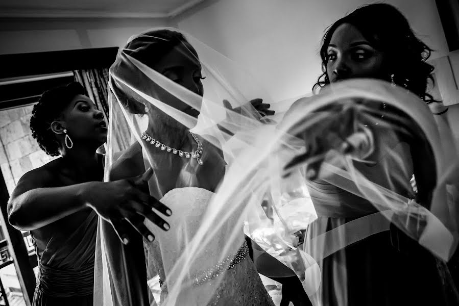 Fotografo di matrimoni Timothy Katua (katua). Foto del 15 aprile 2019