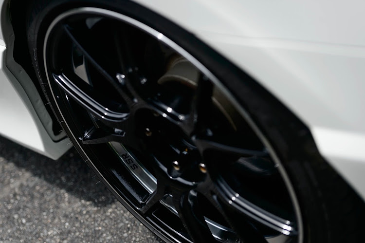 シビックタイプRのVTEC・みんなでつくろうホイール図鑑・みんなでつくろうラーメン図鑑・ムロ活・全ての人達にムロ活をに関するカスタム事例の投稿画像1枚目