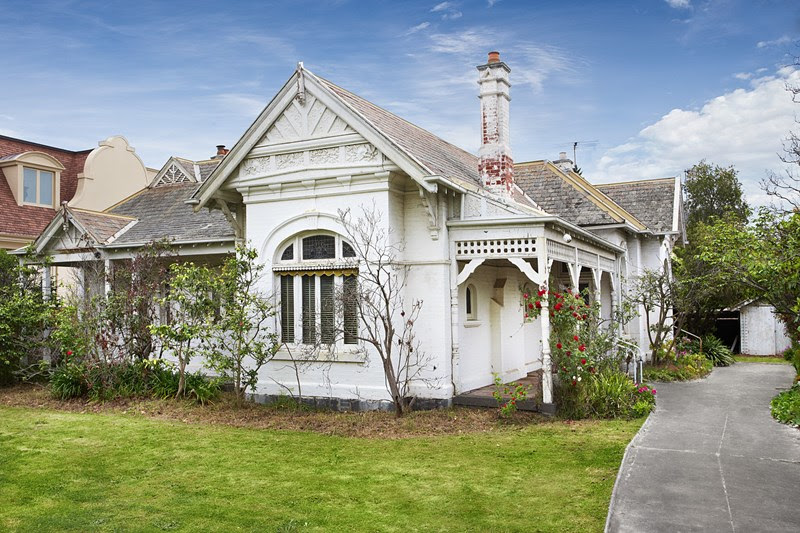 Ornate asymmetric frontage of Maroondah, 177 Kooyong Road Toorak