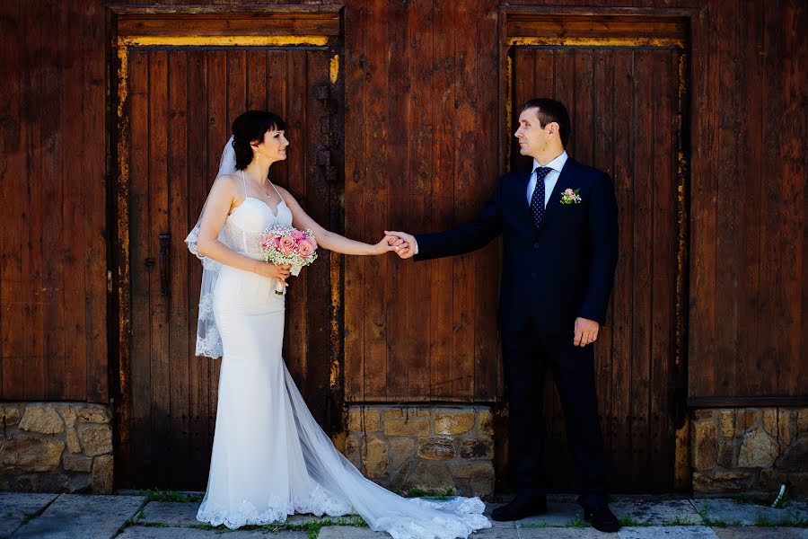 Wedding photographer Veronika Tarakanova (viravira). Photo of 30 July 2015