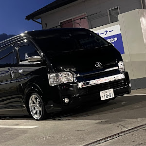 ハイエースバン KDH206V